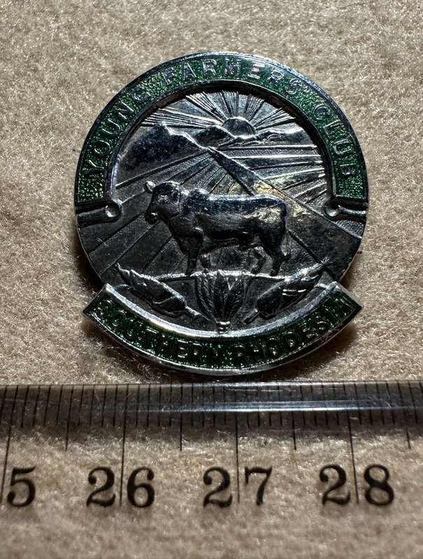 SOUTHERN RHODESIA - YOUNG FARMERS CLUB BADGE, by FATTORINI & SONS, BIRMINGHAM