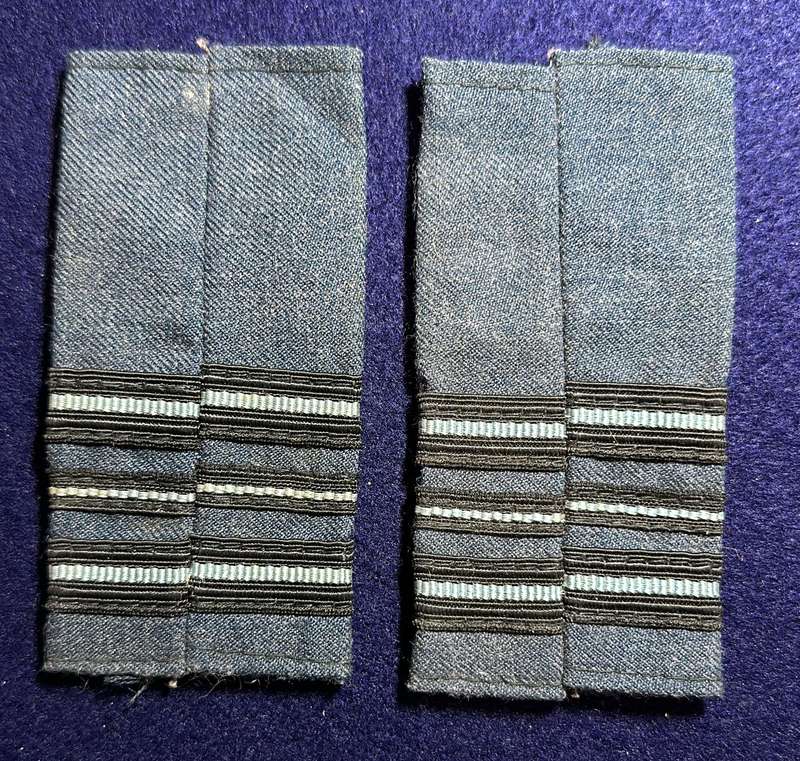 Rhodesian Air Force - SET SQD LEADER BLUES SLIP ONS VARIANTS