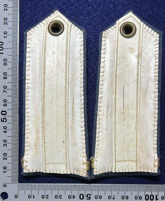 Rhodesian Air Force - SET SHOULDER BOARDS AIR SUB LT RRAF MESS DRESS