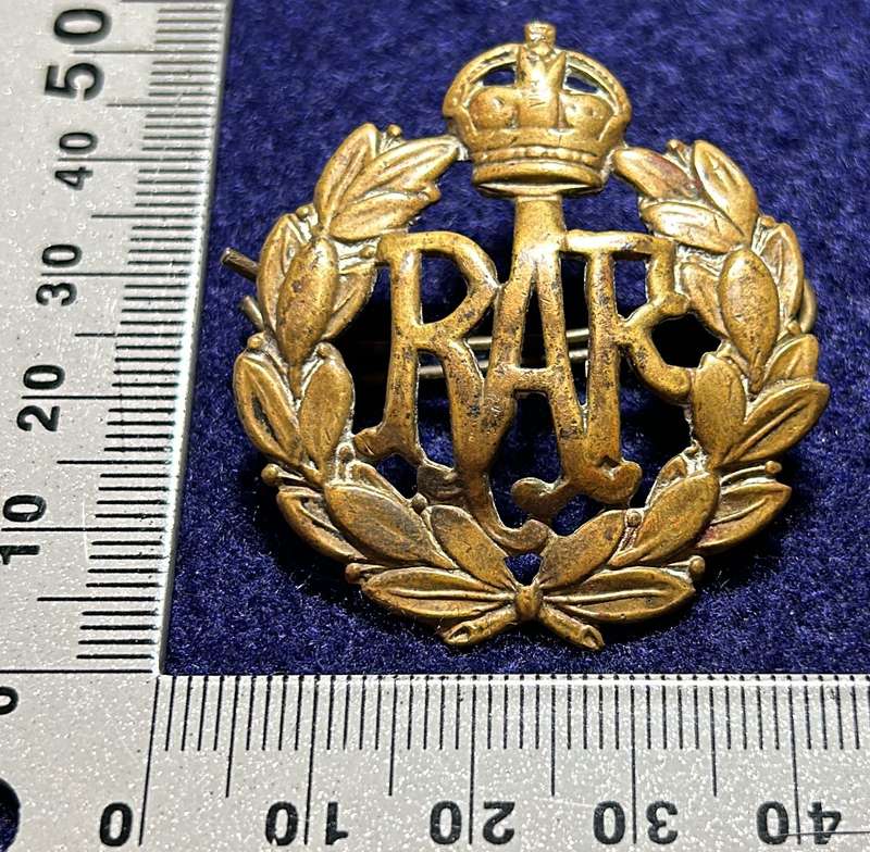 Rhodesian Air Force - Southern Rhodesian KC SRAF BRASS CAP BADGE