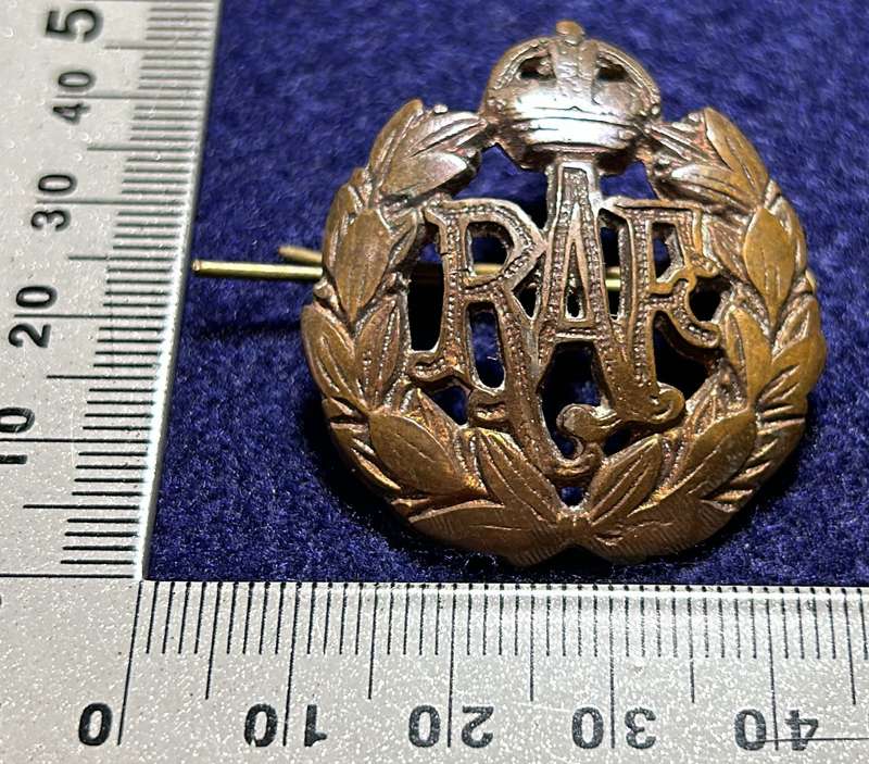 Rhodesian Air Force - Southern Rhodesian KC SRAF BRASS CAP BADGE