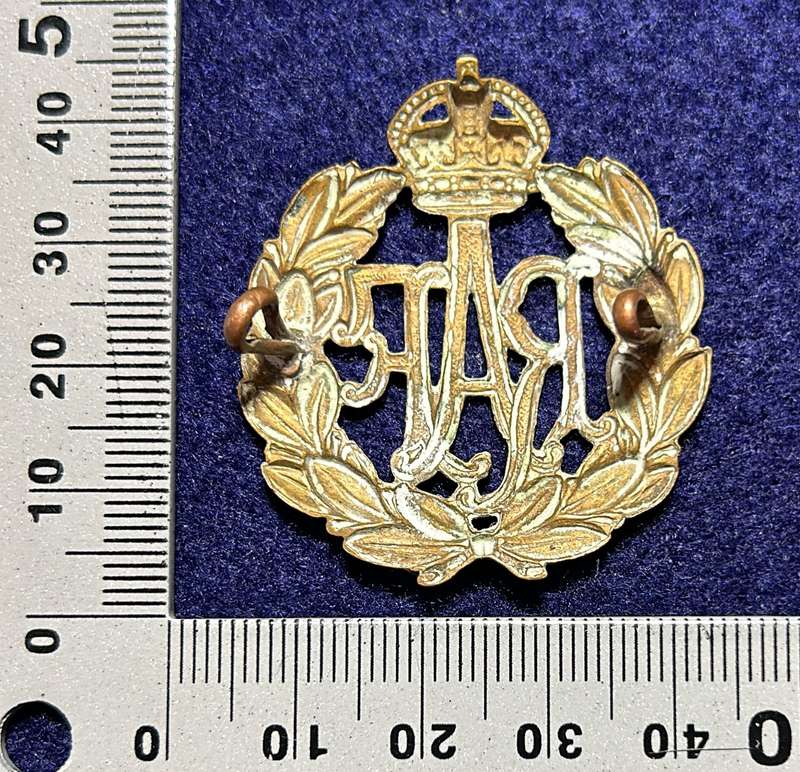 Rhodesian Air Force - Southern Rhodesian KC SRAF BRASS CAP BADGE