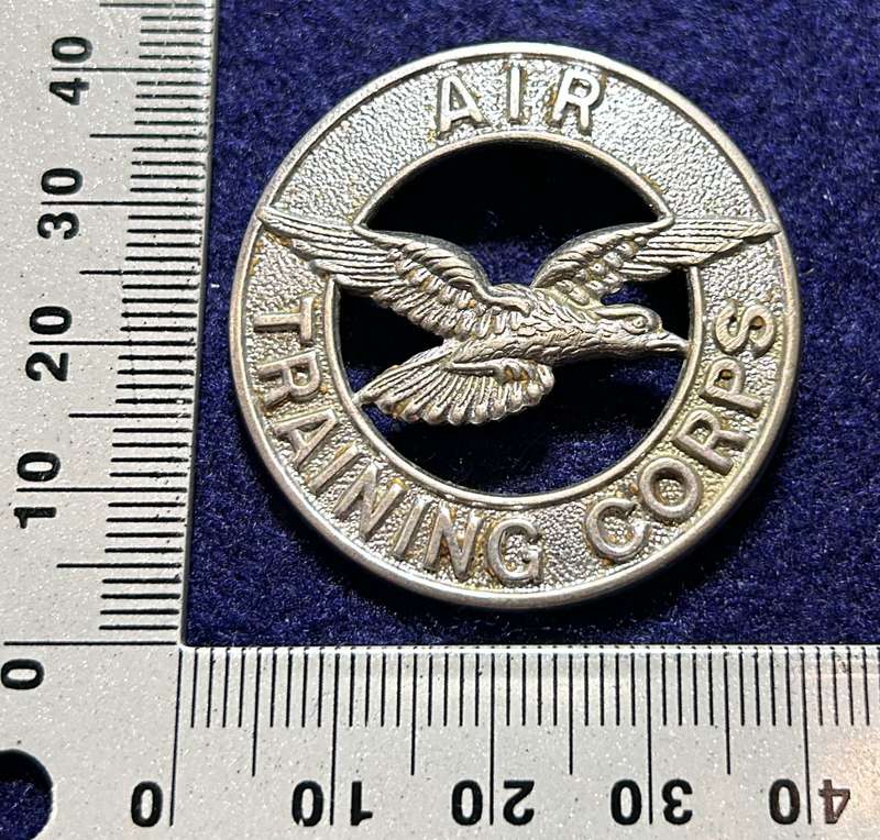 Rhodesian Air Force - AIR TRAINING CORPS CAP BADGES CHROME WW2