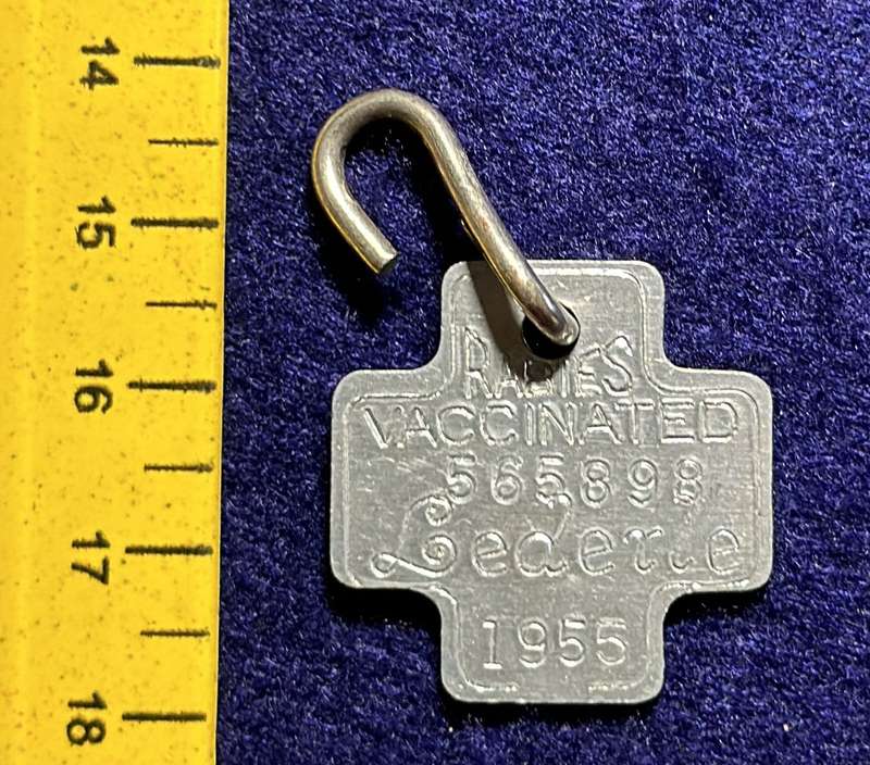 Rhodesia Badges General - DOG TAG - RABIES VACCINATED - NUMBER 565898 - 1955