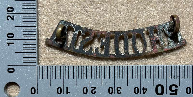 RHODESIA REGIMENT - CURVED RHODESIA SHOULDER TITLES WW2