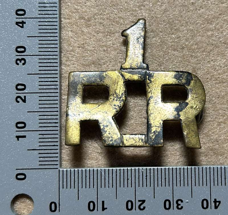 RHODESIA REGIMENT - 1 RR SHOULDER TITLES WW1 VARIANTS