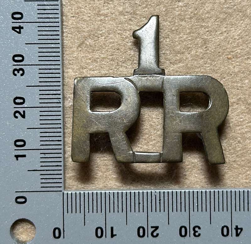 RHODESIA REGIMENT - 1 RR SHOULDER TITLES WW1 VARIANTS