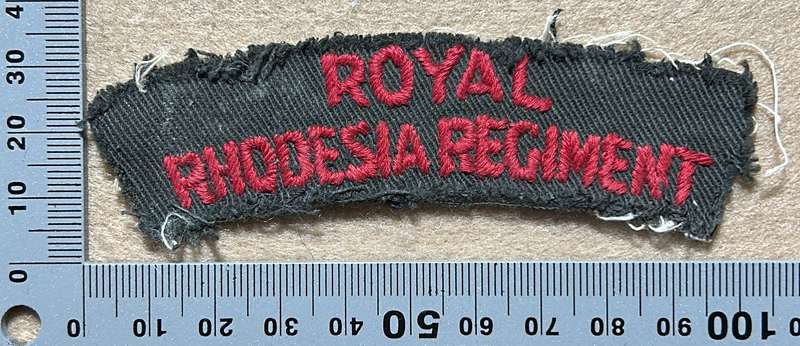 RHODESIA REGIMENT - ROYAL RHODESIA REGIMENT SHOULDER TITLE VARIANT