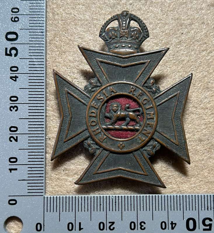 RHODESIA REGIMENT - KC RRR CAP WITH SLIDES 2 OFFICERS