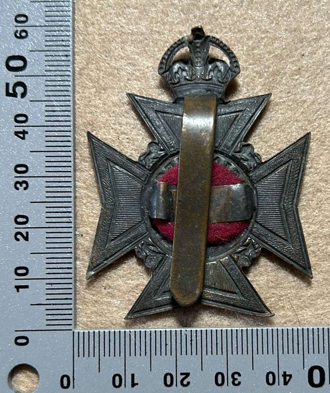 RHODESIA REGIMENT - KC RRR CAP WITH SLIDES 2 OFFICERS