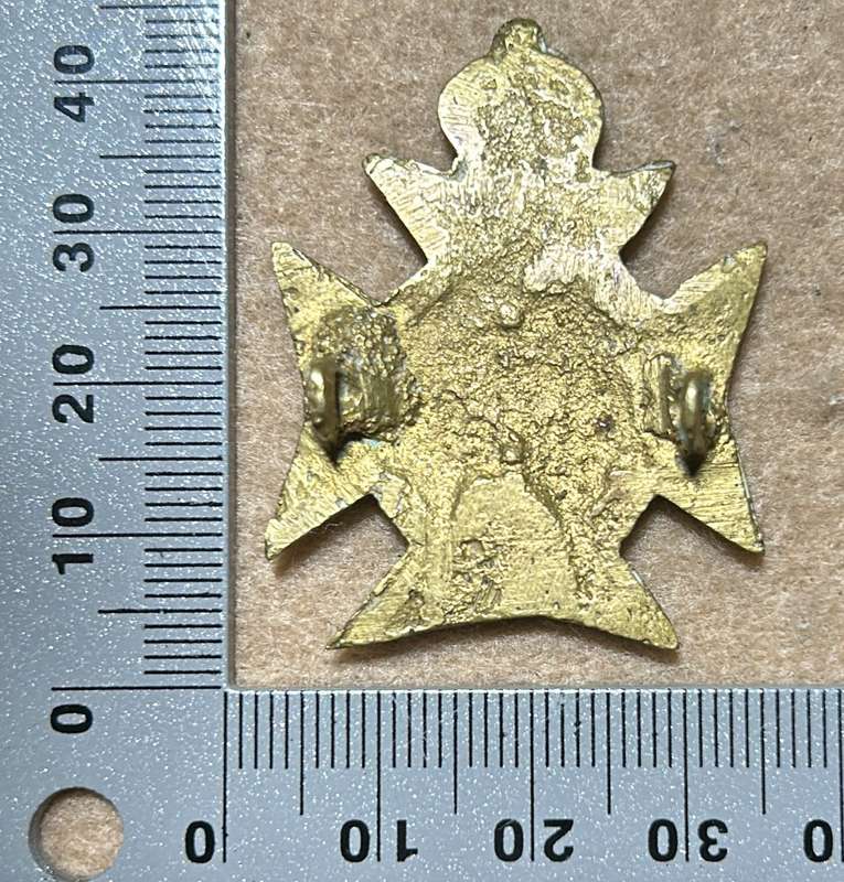 RHODESIA REGIMENT - RRR KC CAP BADGE, TYPICAL OR SAND CAST