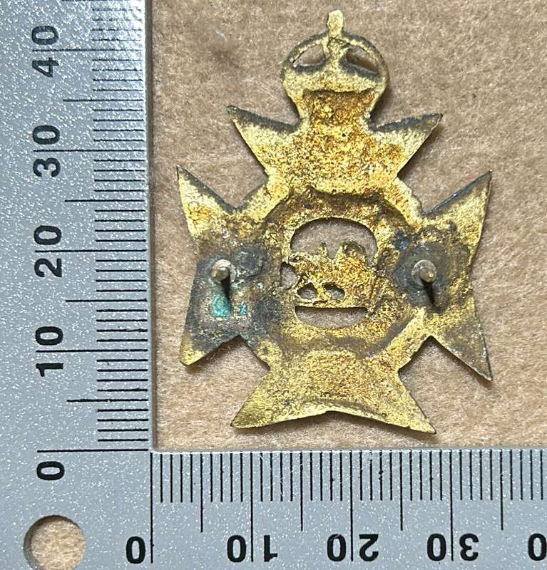 RHODESIA REGIMENT - RRR KC CAP BADGE, TYPICAL OR SAND CAST