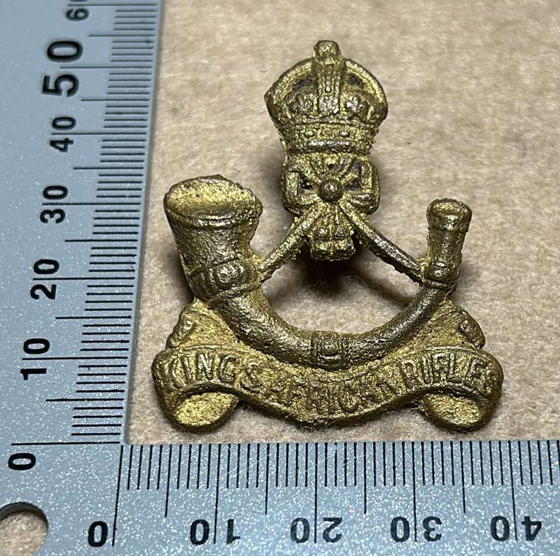 RHODESIA KINGS AFRICAN RIFLES - KC KAR Badge - Casting