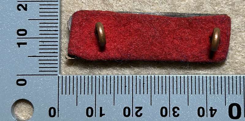 RHODESIA KINGS AFRICAN RIFLES - KAR SHOULDER TITLE WITH BACKING FELT