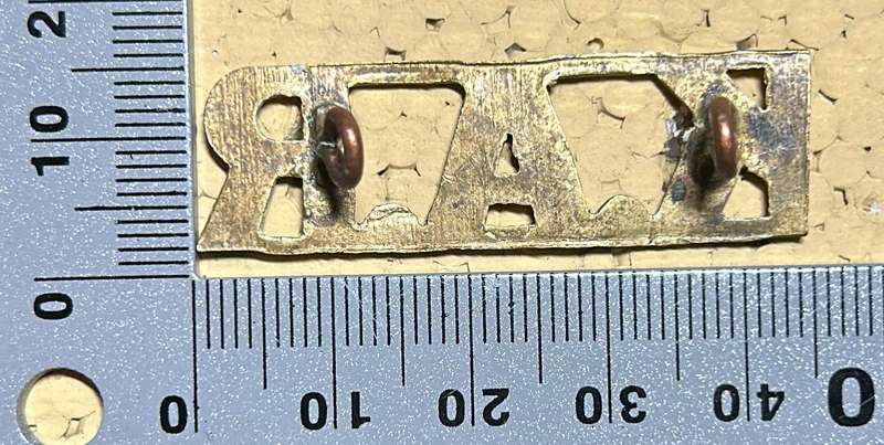 RHODESIA KINGS AFRICAN RIFLES - KAR SHOULDER TITLE