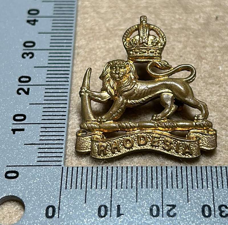RHODESIA ARMY SERVICES CORPS - KC BADGE 1950-53 - FIRMIN LONDON