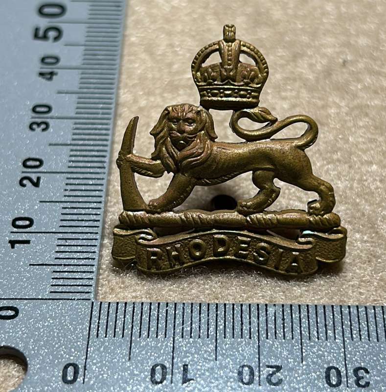 RHODESIA ARMY SERVICES CORPS - KC BADGE 1950-53 - FIRMIN LONDON