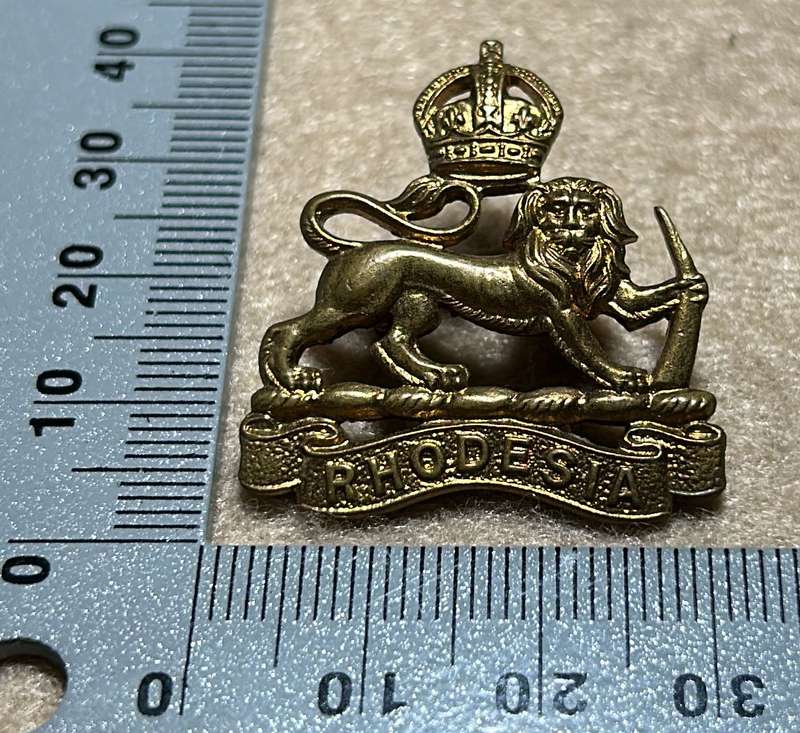 RHODESIA ARMY SERVICES CORPS - KC BADGE 1950-53 - FIRMIN LONDON