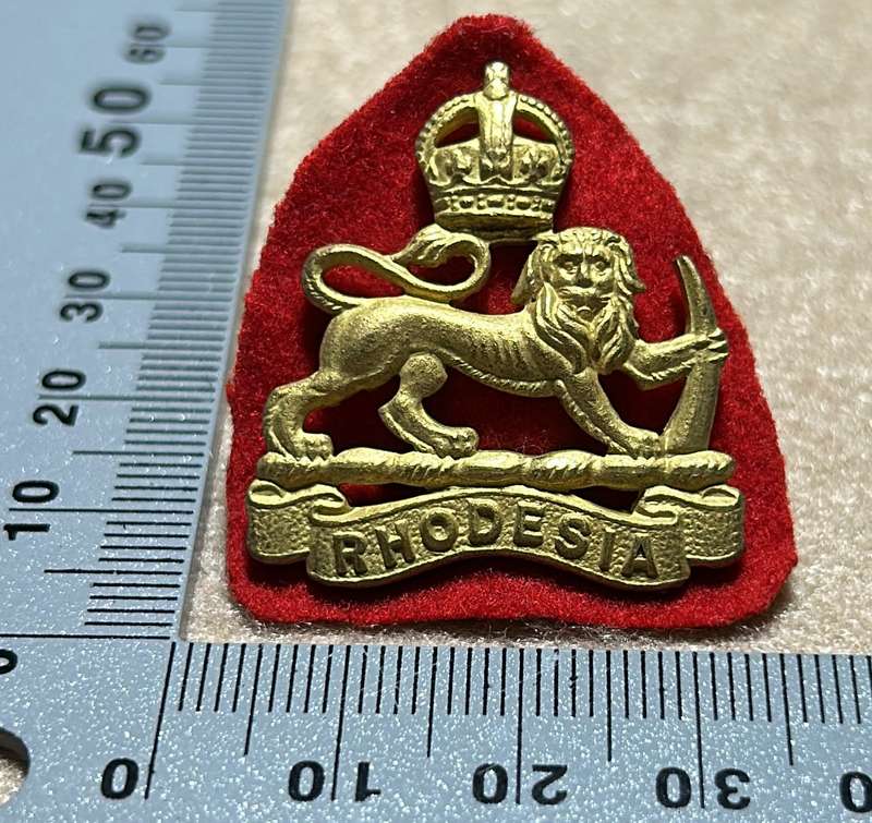 RHODESIA ARMY SERVICES CORPS - KC BADGE 1950-53 - FIRMIN LONDON