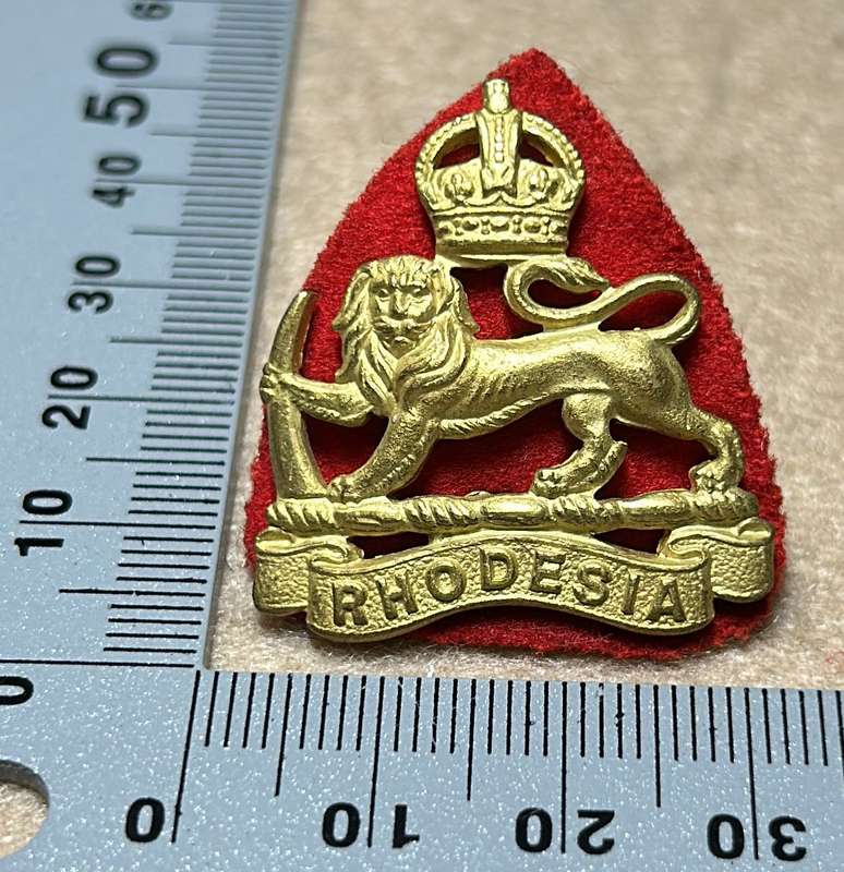 RHODESIA ARMY SERVICES CORPS - KC BADGE 1950-53 - FIRMIN LONDON