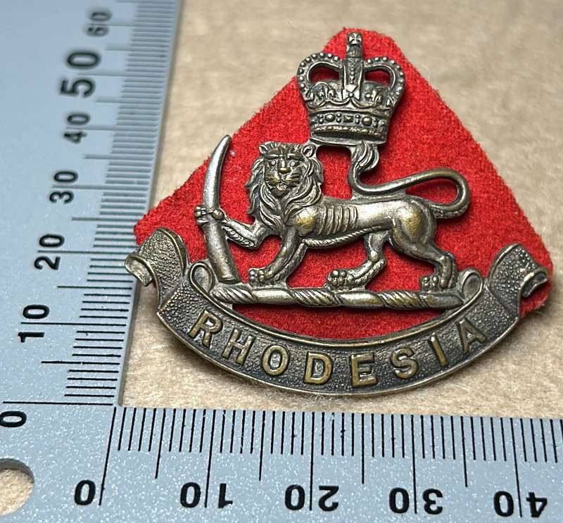 RHODESIA NYASALAND SC - QC CAP BADGE - 1957-72