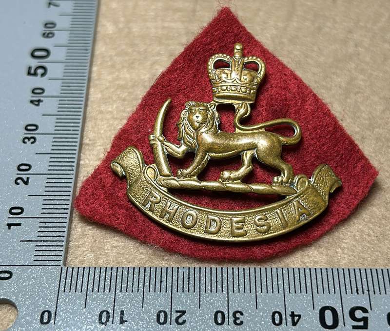 RHODESIA NYASALAND SC - QC CAP BADGE - 1957-72