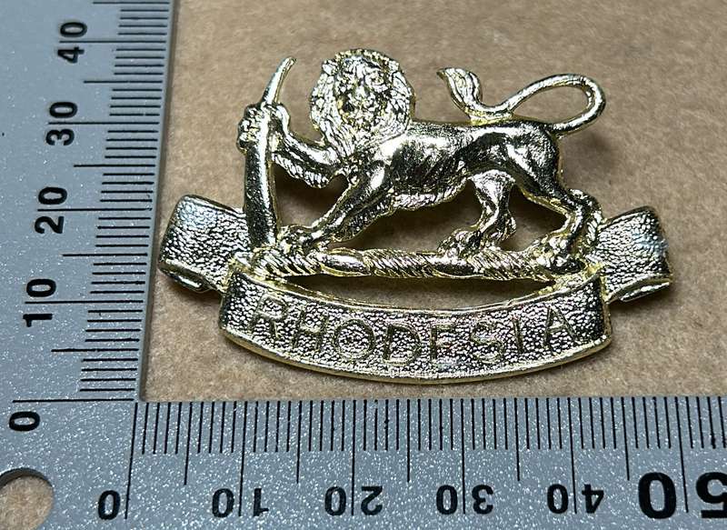 RHODESIA GENERAL SERVICE CORPS - CAP BADGE - 1970 -80