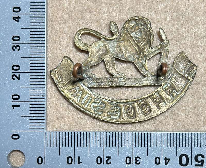 RHODESIA GENERAL SERVICE CORPS - CAP BADGE - 1970 -80