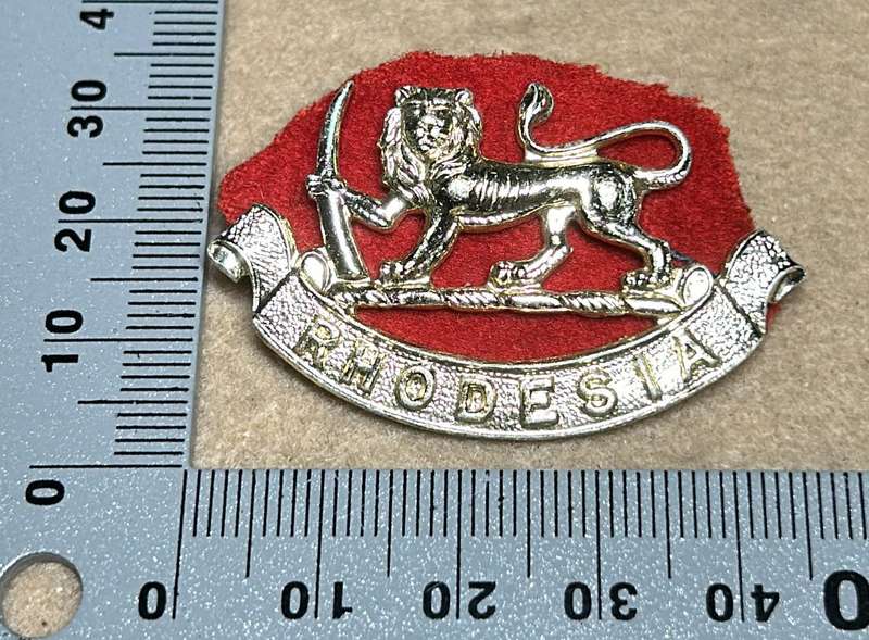 RHODESIA STAFF CORPS - CAP BADGE - 1970-80