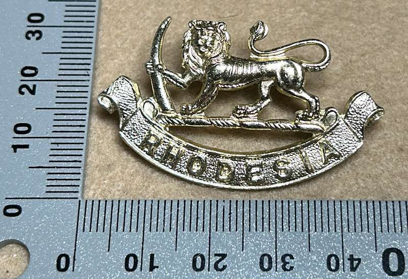 RHODESIA STAFF CORPS - CAP BADGE - 1970-80