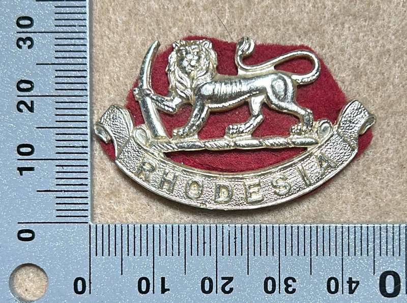 RHODESIA STAFF CORPS - CAP BADGE - 1970-80