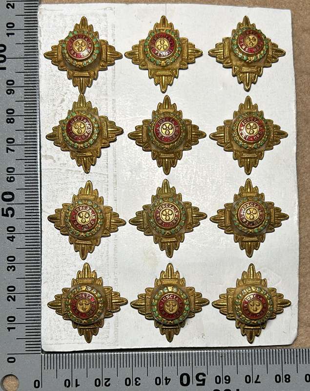 RHODESIA CROWNS AND PIPS - RHODESIA CROWNS AND PIPS - 12 BRASS PIPS