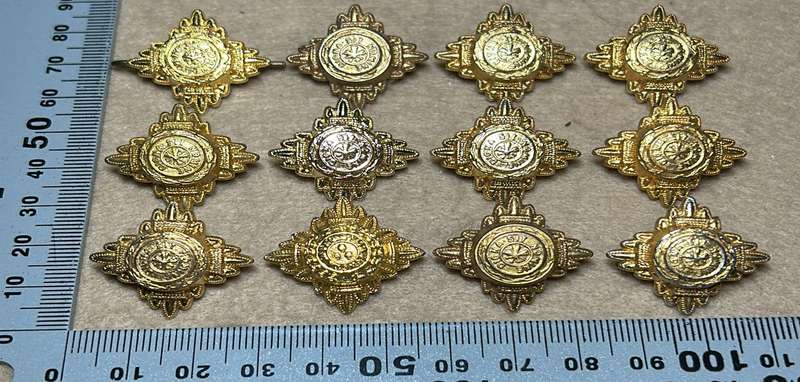 RHODESIA CROWNS AND PIPS - 12 PLAIN BRASS PIPS