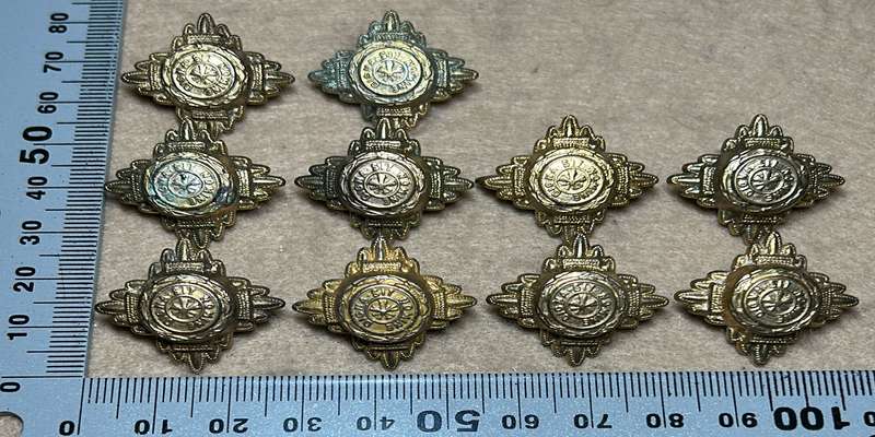 RHODESIA CROWNS AND PIPS - 10 PLAIN BRASS PIPS