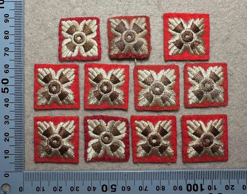 RHODESIA CROWNS AND PIPS -  COTTON  11 RED KHAKI PIPS