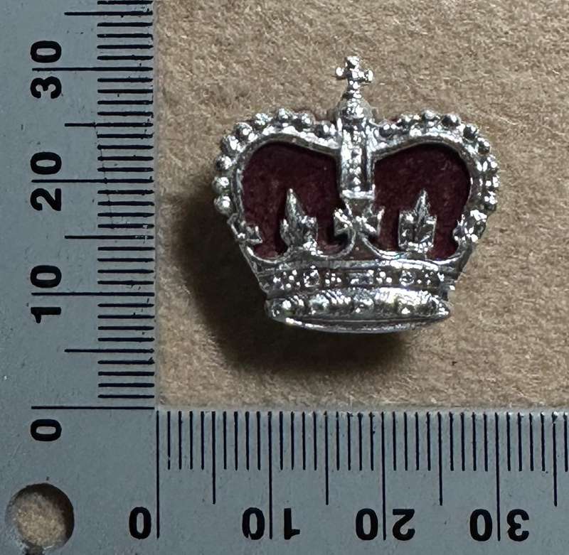 RHODESIA CROWNS AND PIPS - 1 ANNODISED CHROME QC WITH RED VELVET
