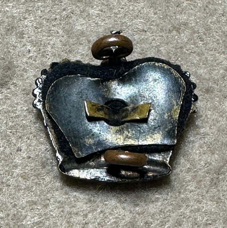 RHODESIA CROWNS AND PIPS - 1 SMALL BRASS KC WITH BLACK BACKING