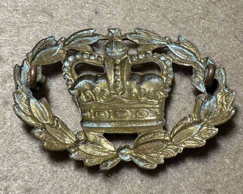 RHODESIA CROWNS AND PIPS - 1 WOII BRASS QC
