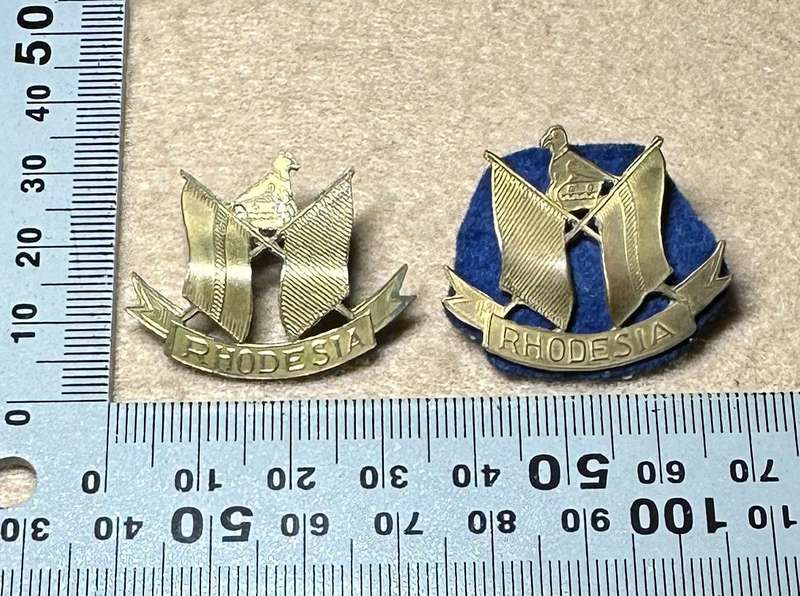 RHODESIA SIGNALS - SET BRASS COLLARS ONE WITH FLASH KEAYS JEWELLERS