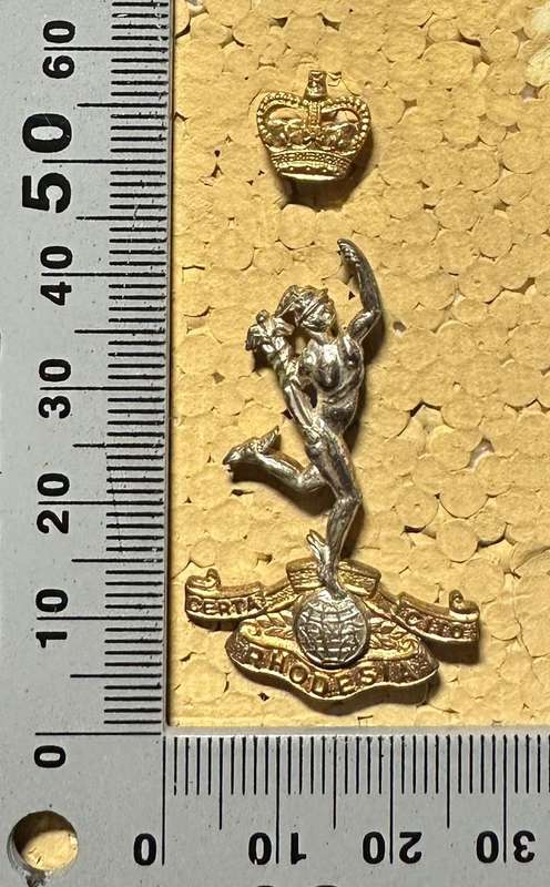 RHODESIA SIGNALS - METAL JIMMY BERET BADGES WITH QC - FIRMIN, LONDON