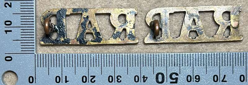 RHODESIA AFRICA RIFLES - RAR SHOULDER TITLES