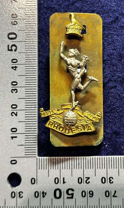 Rhodesian Signals Corps Bi-Metal Cap Badge