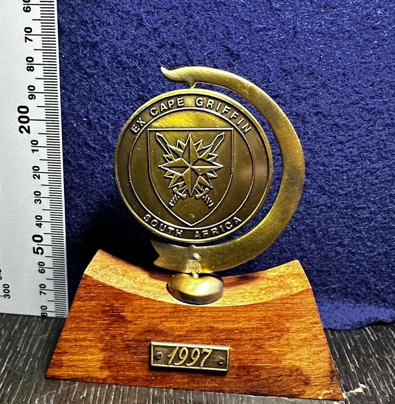 SA Army - Cape Griffin Display Medallion - 1997 - with Certificate from OC Special Forces Brigade
