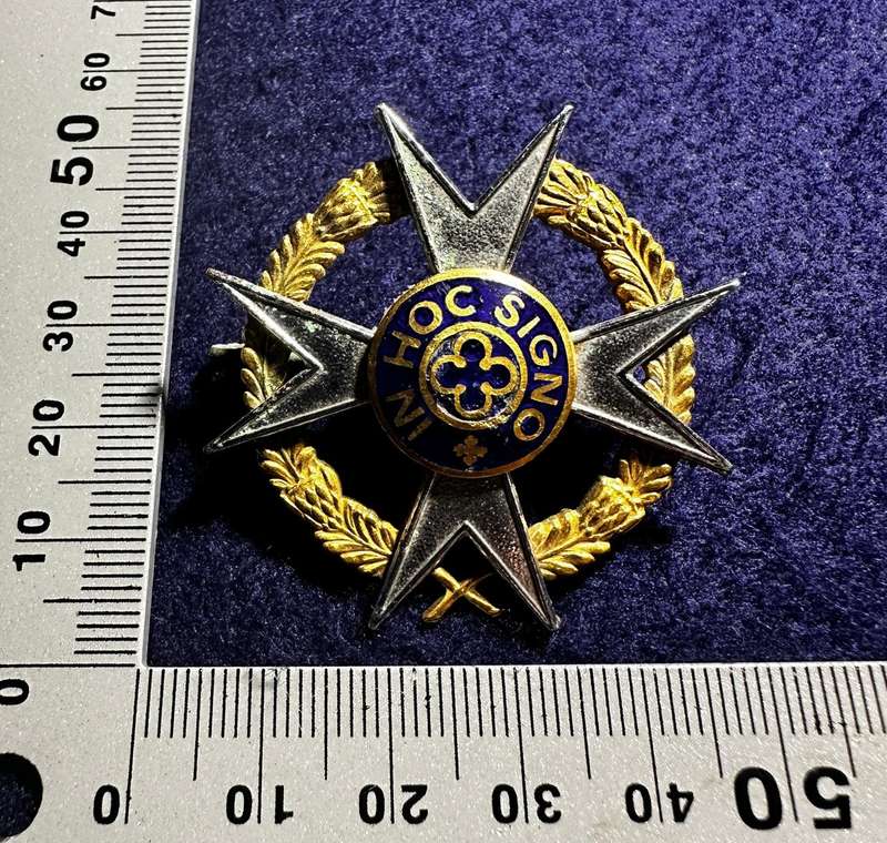 SADF Metal Enamel Chaplains Beret Badge