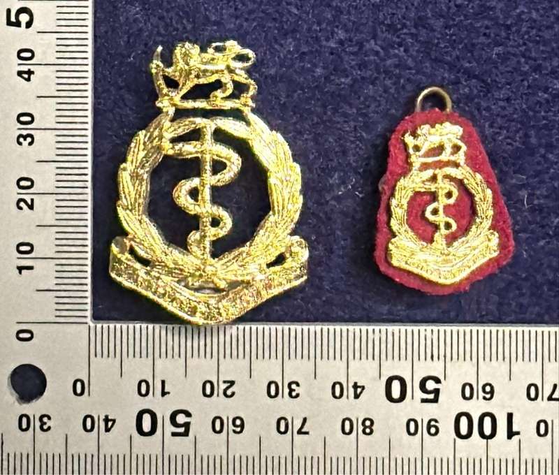 Rhodesian Medical Corps - ANNODISED CAP AND COLLAR ON FLASH