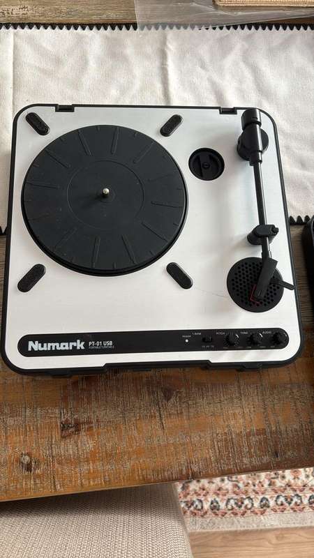 Numark PT01 USB Turntable