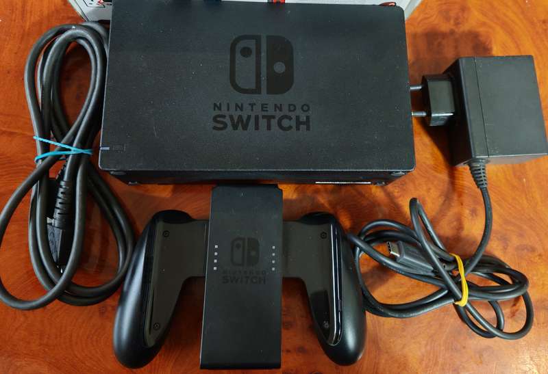 NINTENDO SWITCH CONSOLE