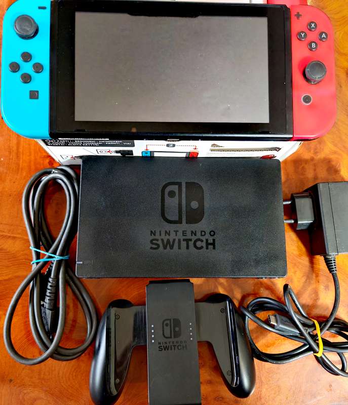 NINTENDO SWITCH CONSOLE