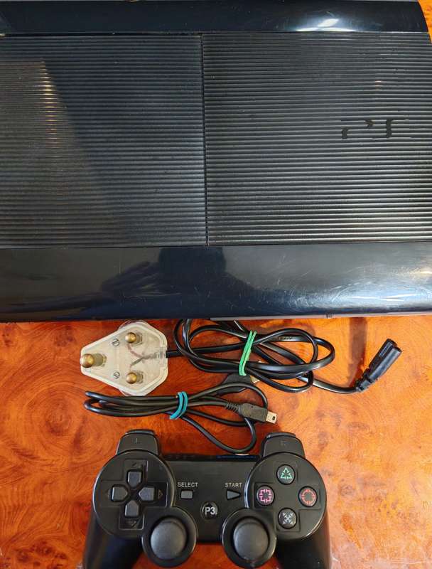 PLAYSTATION 3 120 GB CONSOLE & CONTROL.