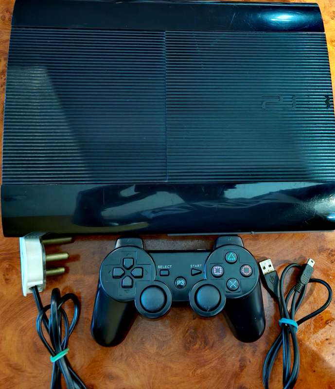 PLAYSTATION 3 120 GB CONSOLE & CONTROL.